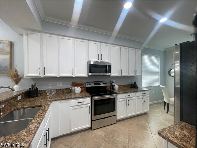 Building Photo - 9727 Acqua Ct