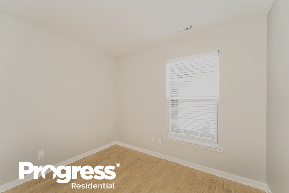 Building Photo - 10212 Roundleaf Dr