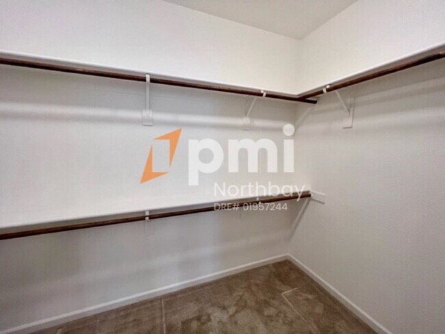 Building Photo - 406 Alyssum Dr