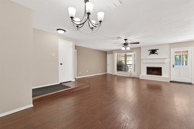 Building Photo - 22607 Fincastle Dr