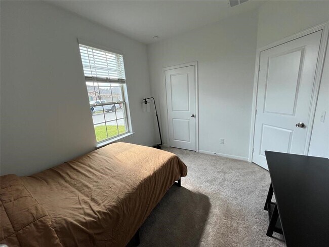 Building Photo - 339 Paso Fino Dr