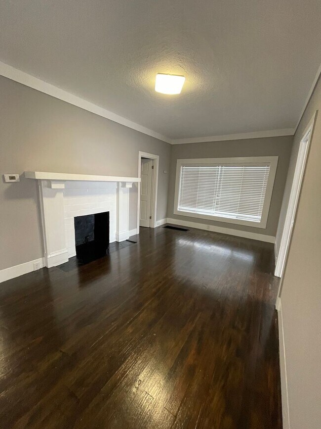 Building Photo - 869 Brockhurst St