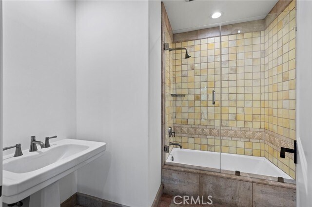 Building Photo - 1316 Beverly Grove Pl