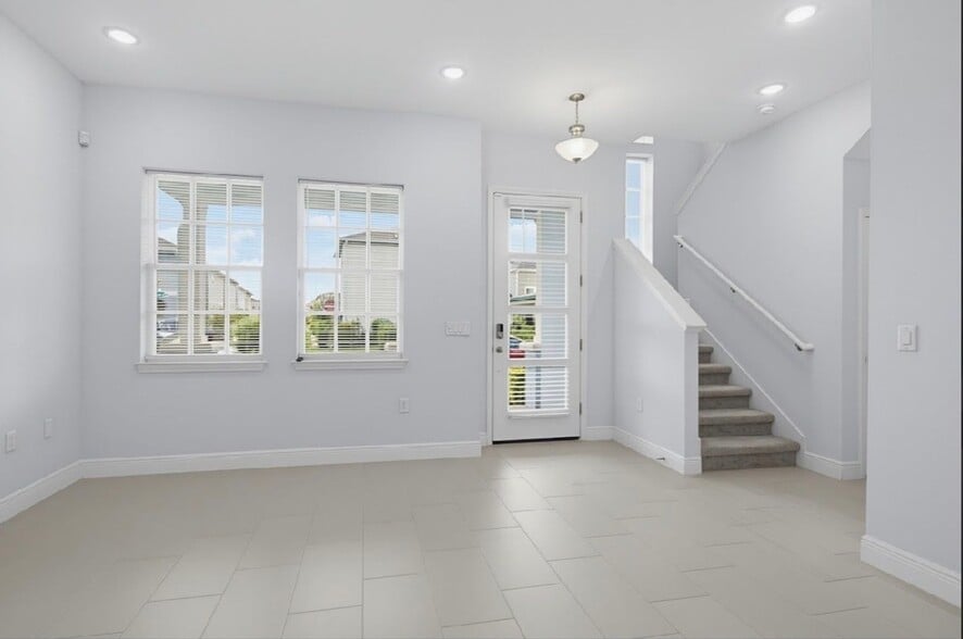Building Photo - 10322 Marconi Ave