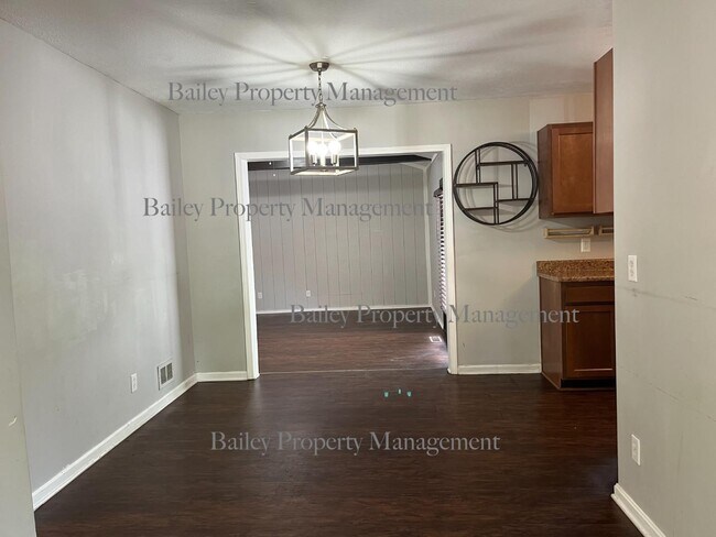 Building Photo - 6357 Doe Run Rd