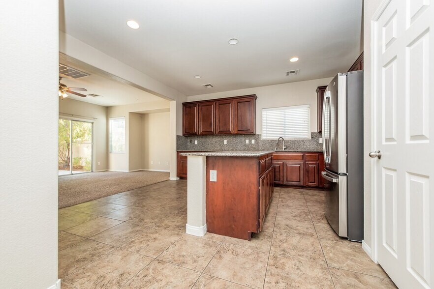 Building Photo - 9150 W Brilliant Prairie Ct
