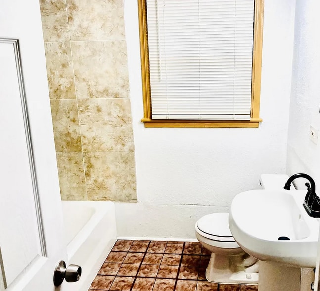 Building Photo - 163 Cornish Ave