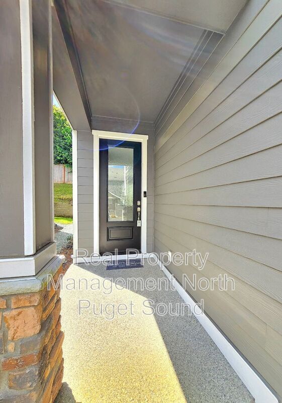 Building Photo - 8303 Gilman Wy