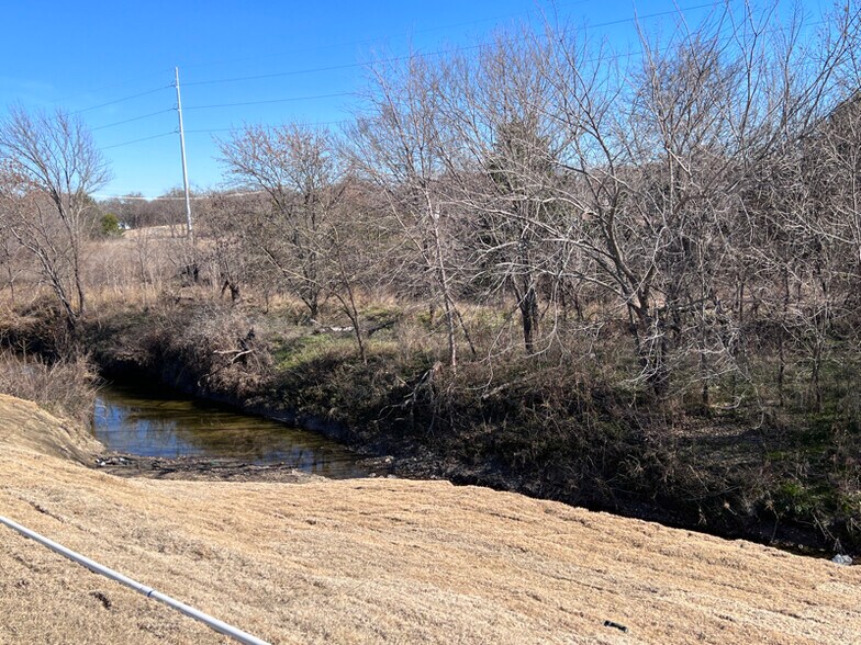 Building Photo - 616 Frst Pk Pkwy