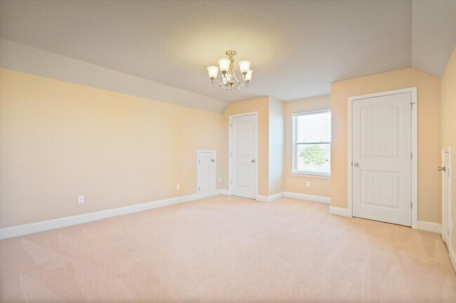 Building Photo - UPCOMING LISTING