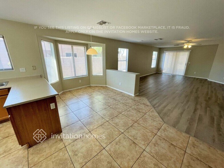 Building Photo - 3812 S 74th Dr