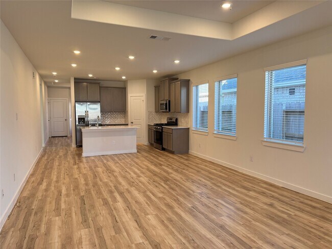 Building Photo - 31138 Myers Hvn Ln