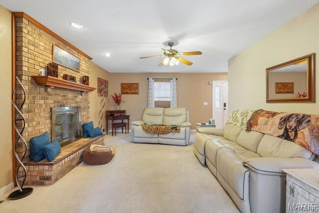 Building Photo - 2725 Timberline Dr