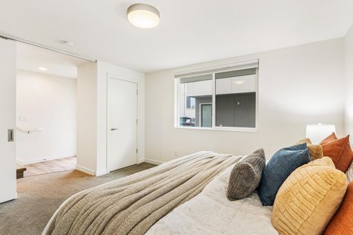 Building Photo - Stand-Alone Modern Home with Elliott Bay Views