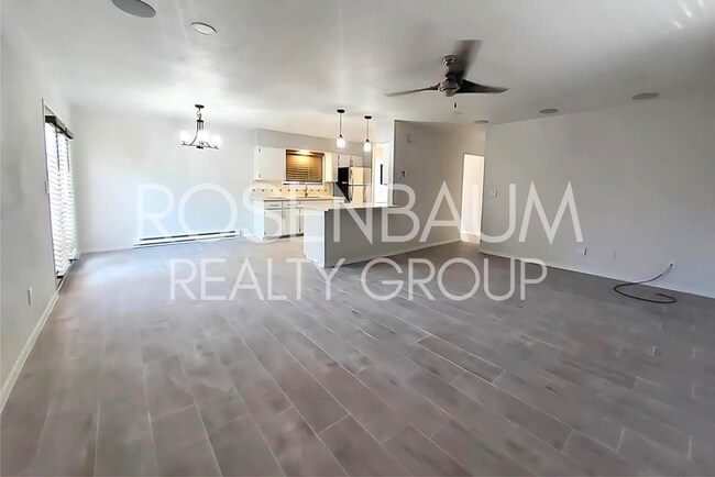 Building Photo - 3547 N Valorie Dr