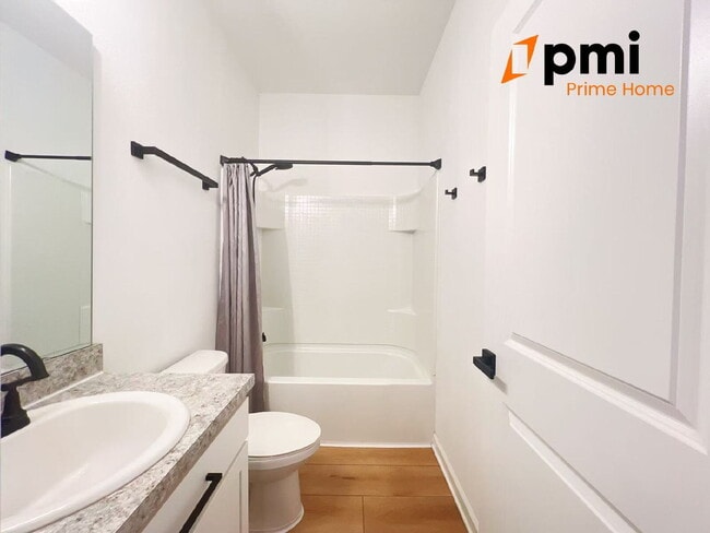 Building Photo - 2135 Huntsman Rdg Rd