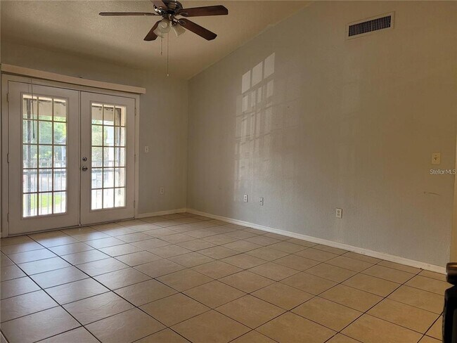 Building Photo - 155 N Pearl Lake Causeway