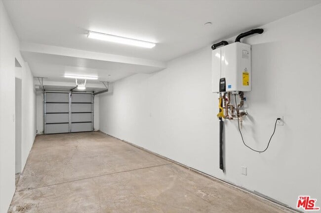 Building Photo - 841 N McCadden Pl