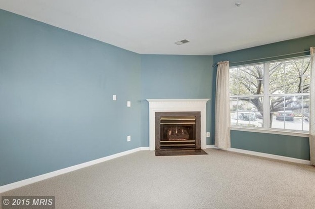 Living Room - 3901 Ettrick Ct