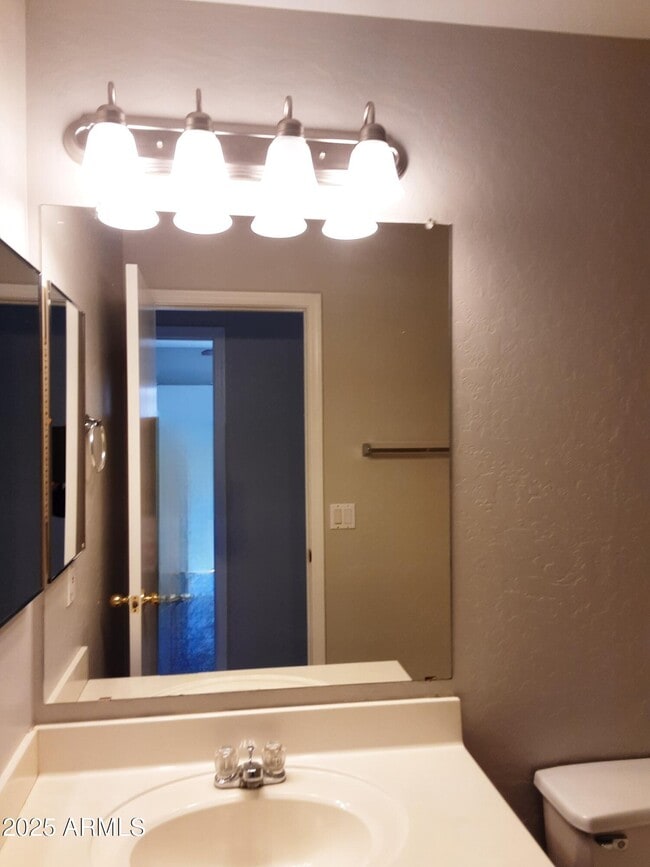 Building Photo - 1401 E Jasper Dr