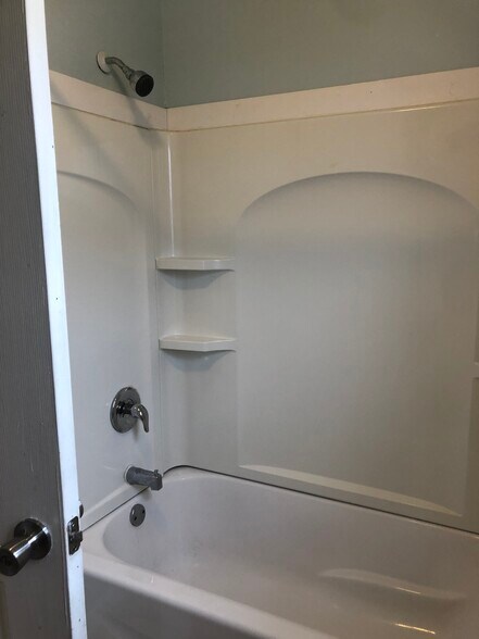 Bathroom - 702 Edmunds Ave