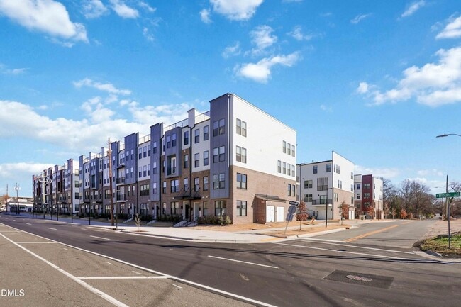 Building Photo - 1245 S Blount St