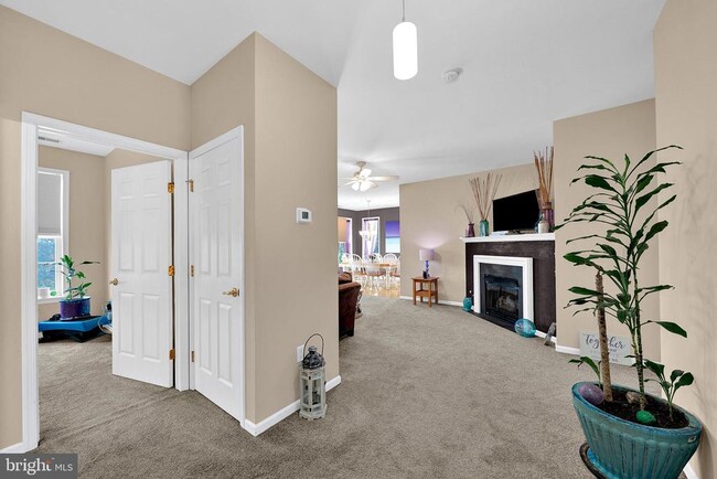 Building Photo - 60 Kyle Way