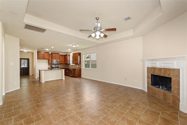 Building Photo - 17423 Waterview Dr