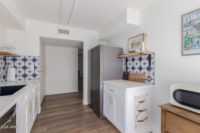 Building Photo - 8241 N Central Ave