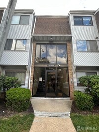Building Photo - 517 Edison Glen Terrace