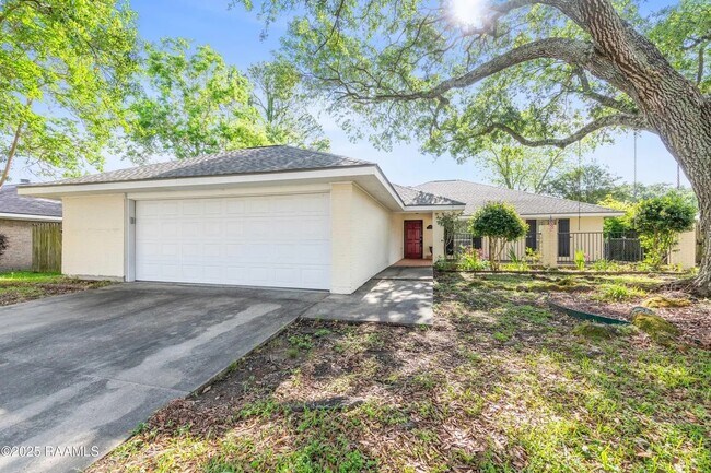 Primary Photo - 305 Orgeron Dr