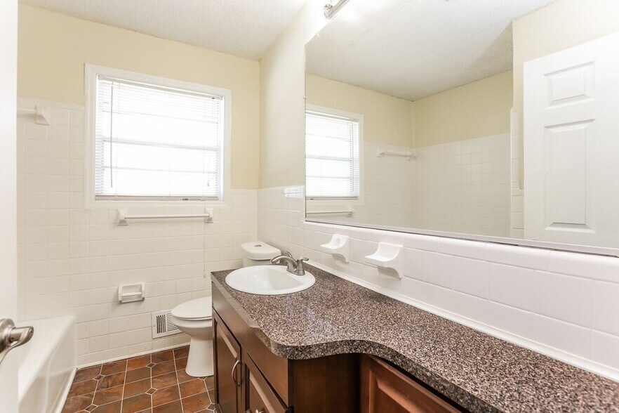 Building Photo - 6570 Elsie St