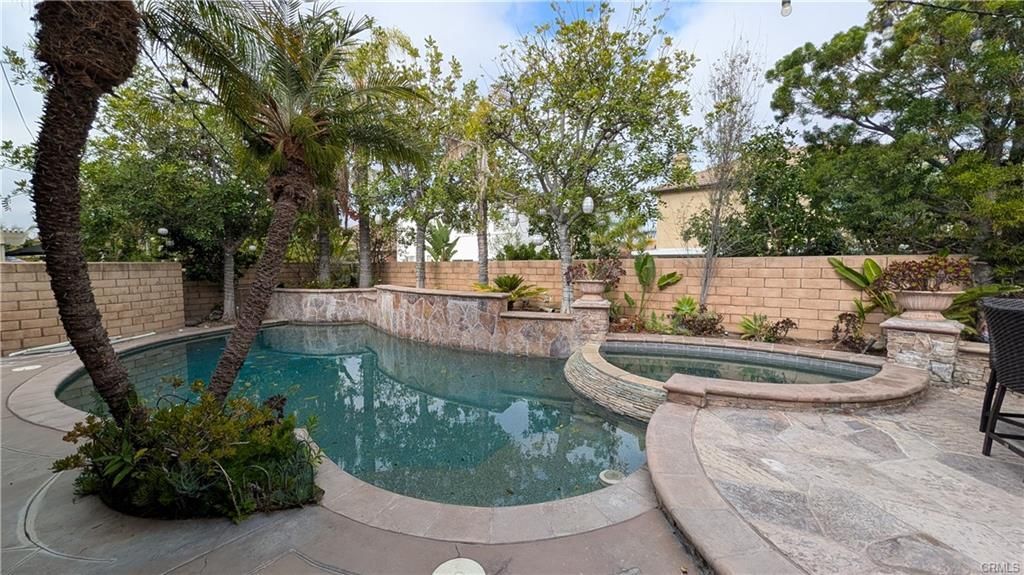 Building Photo - 996 N Antonio Cir