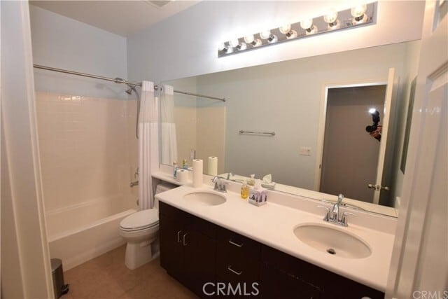 Building Photo - 425 Deodar St