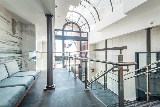 Building Photo - 300 Commercial St