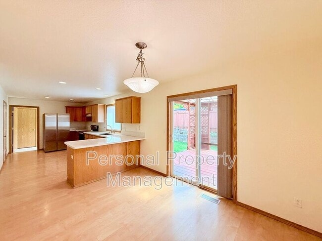 Building Photo - 5621 NE 64th Street