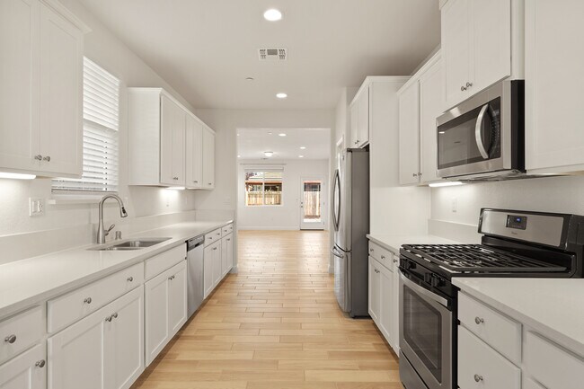 Building Photo - 3012 Salonie Ct