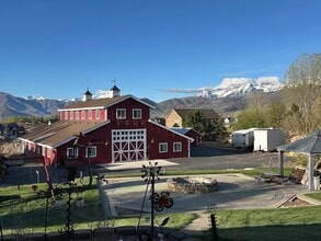 Building Photo - 190 E Main St