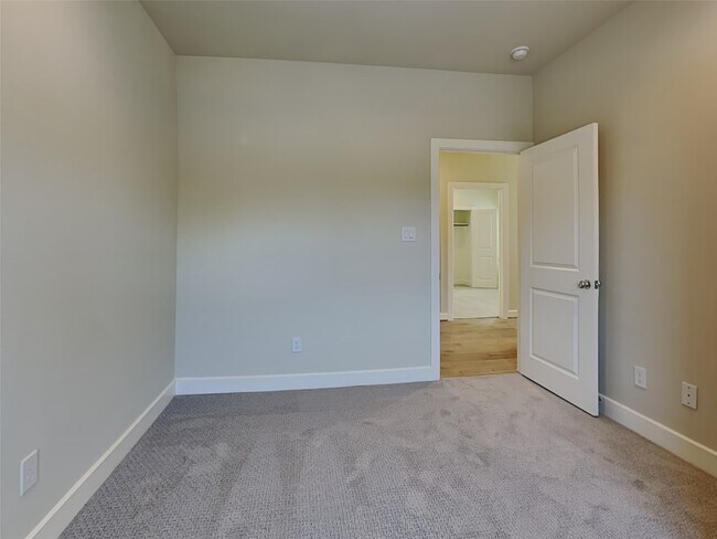 Building Photo - 2609 James Madison Way