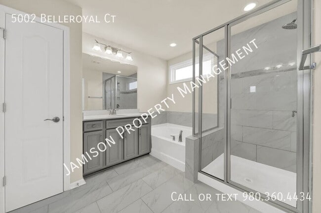 Building Photo - 5002 Belleroyal Ct