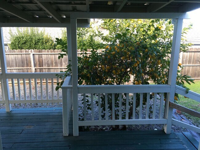 Building Photo - South Redding 2-Story Home, located in cul-de-sac