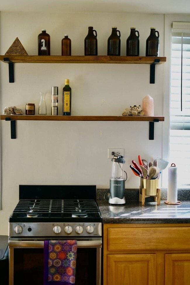 Building Photo - 119 Columbia St