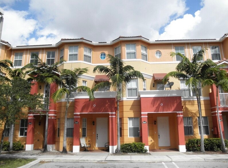 Building Photo - 2906 Shoma Dr