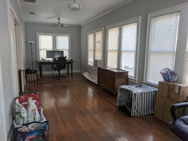 Bonus Room - 125 E Norwood Ct