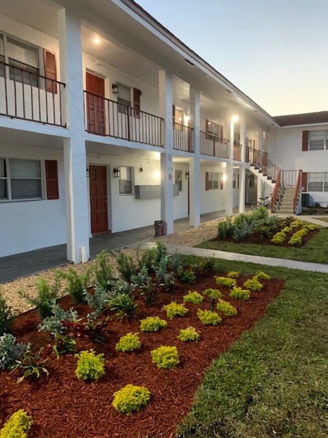 Interior Photo - 10120 NW 36 St Coral Springs, FL 33065