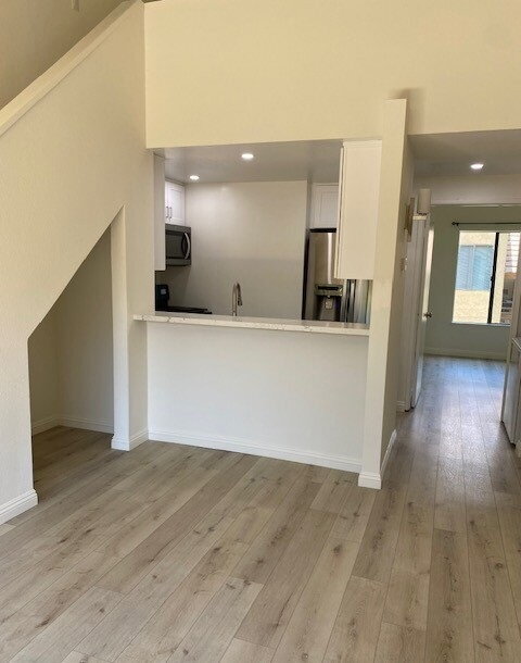 Building Photo - "Charming 1-Bedroom Retreat with Gleaming Hardwood Floors in Prime Irvine Location!"