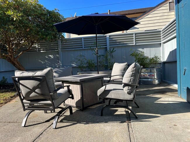 Building Photo - 1844 Heather Ln