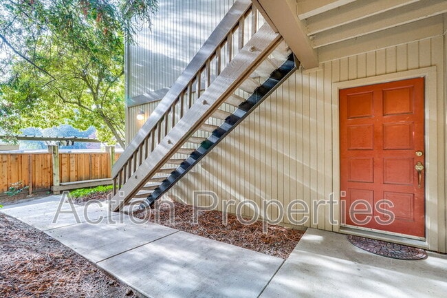 Building Photo - 505 Cypress Point Dr