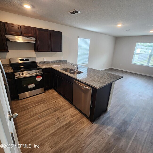 Building Photo - 6547 Sweetbay Ln