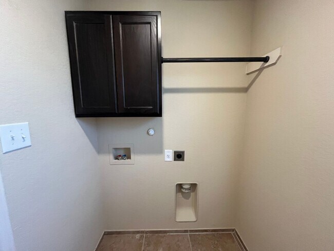 Building Photo - 6418 Luglio Ln